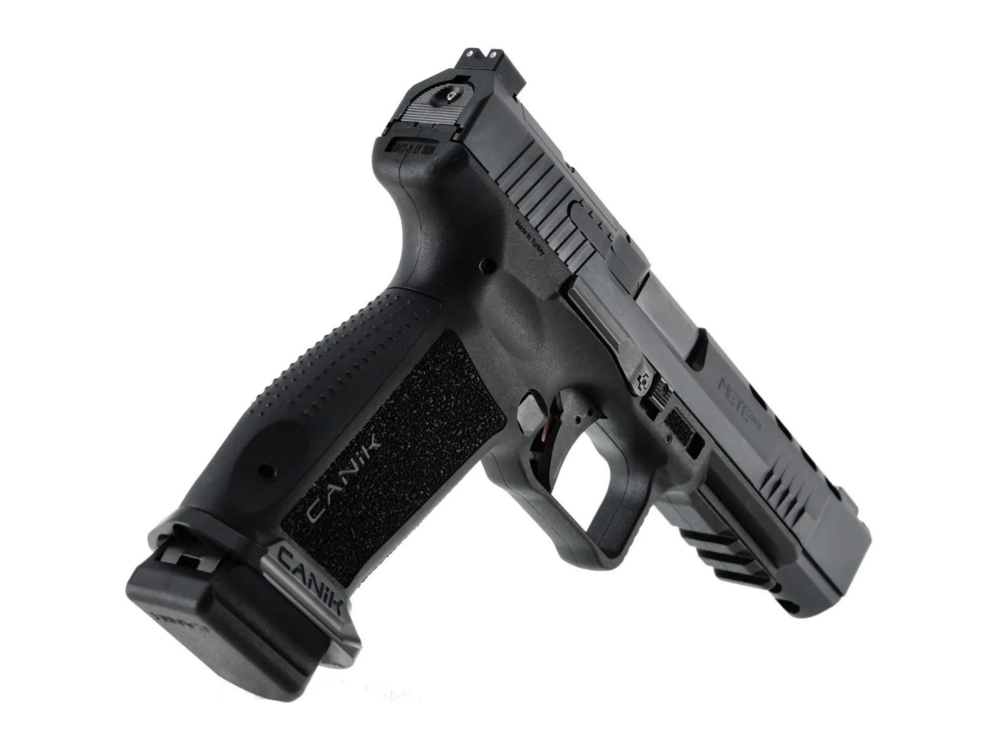 pistolet canik mete sfx na białym tle