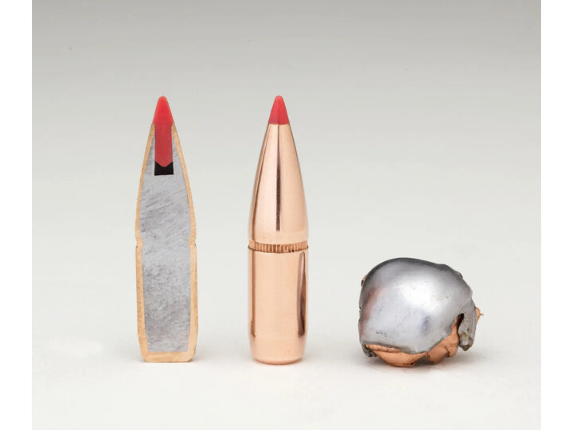 Pocisk Hornady .308WIN SST SPF 180gr w przekroju na białym tle