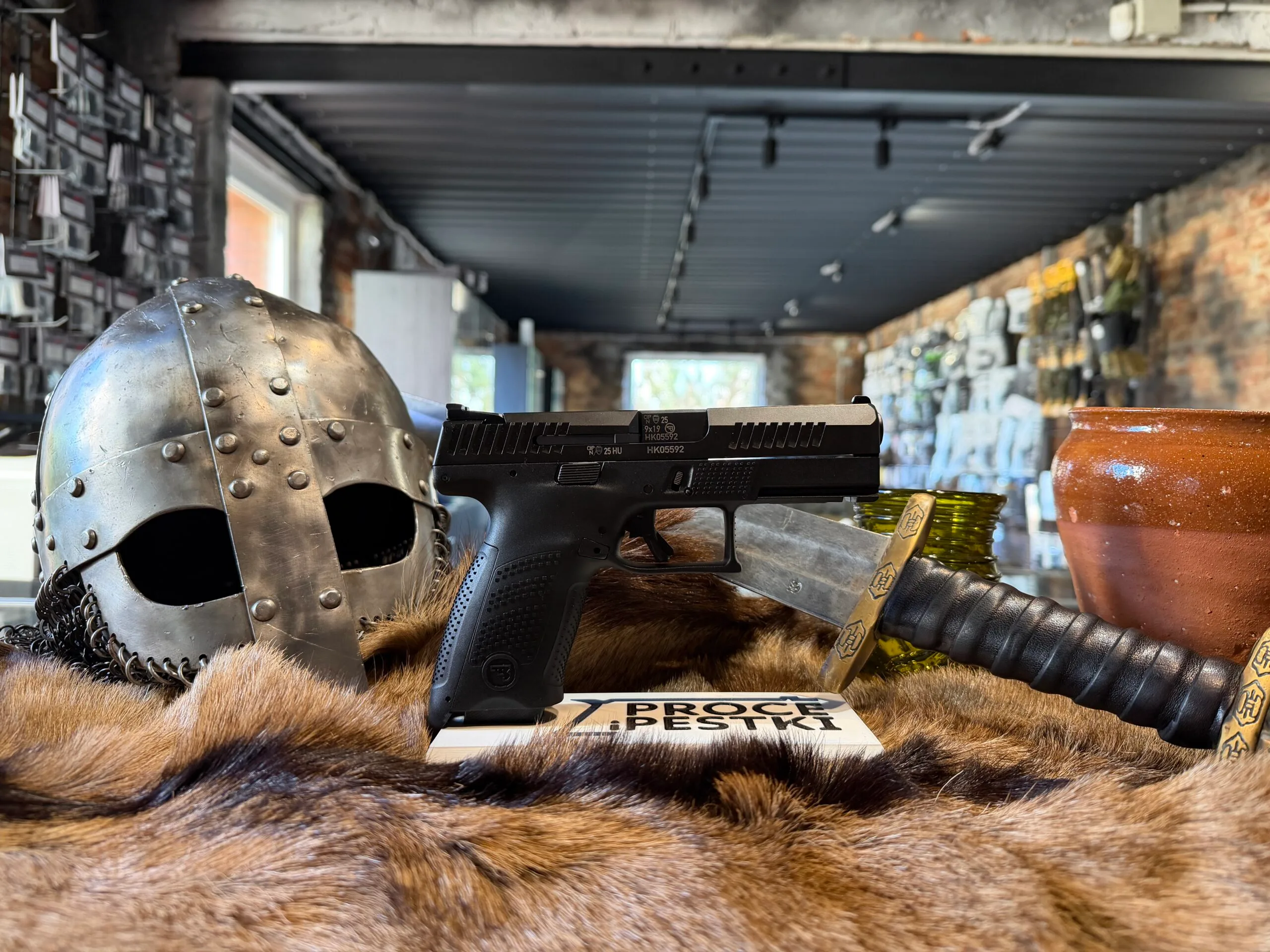 CZ P-10 C Chrobry kal. 9x19mm — zdjęcie 2