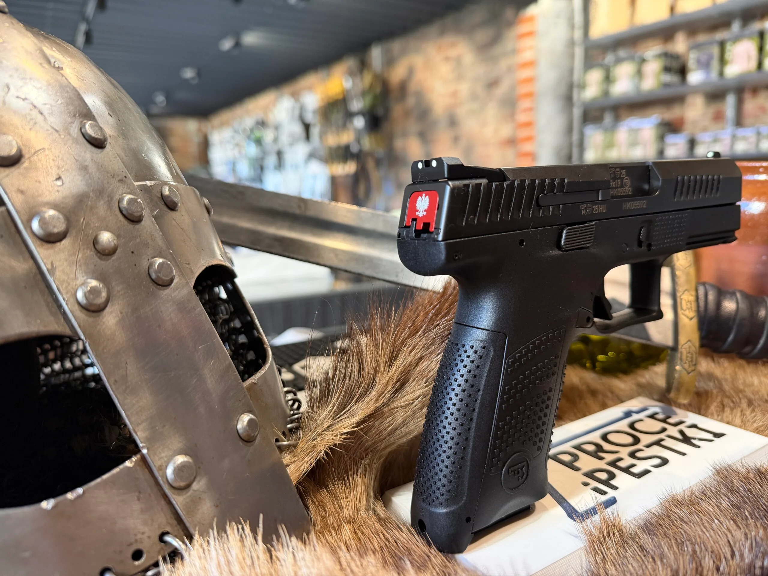 CZ P-10 C Chrobry kal. 9x19mm — zdjęcie 3